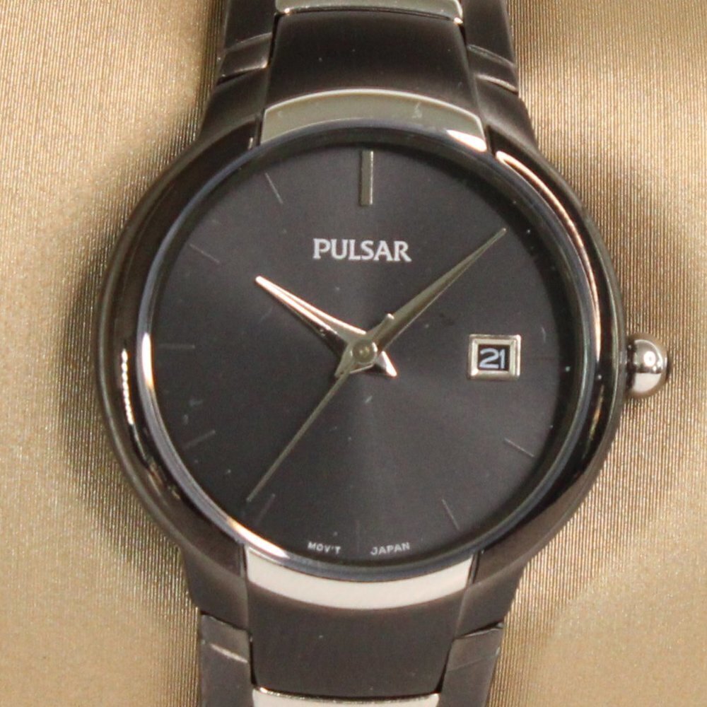 Pulsar Ladies Casual Quartz Watch Black Ion Coated Polished Hand 25mm - Picture 9 of 11